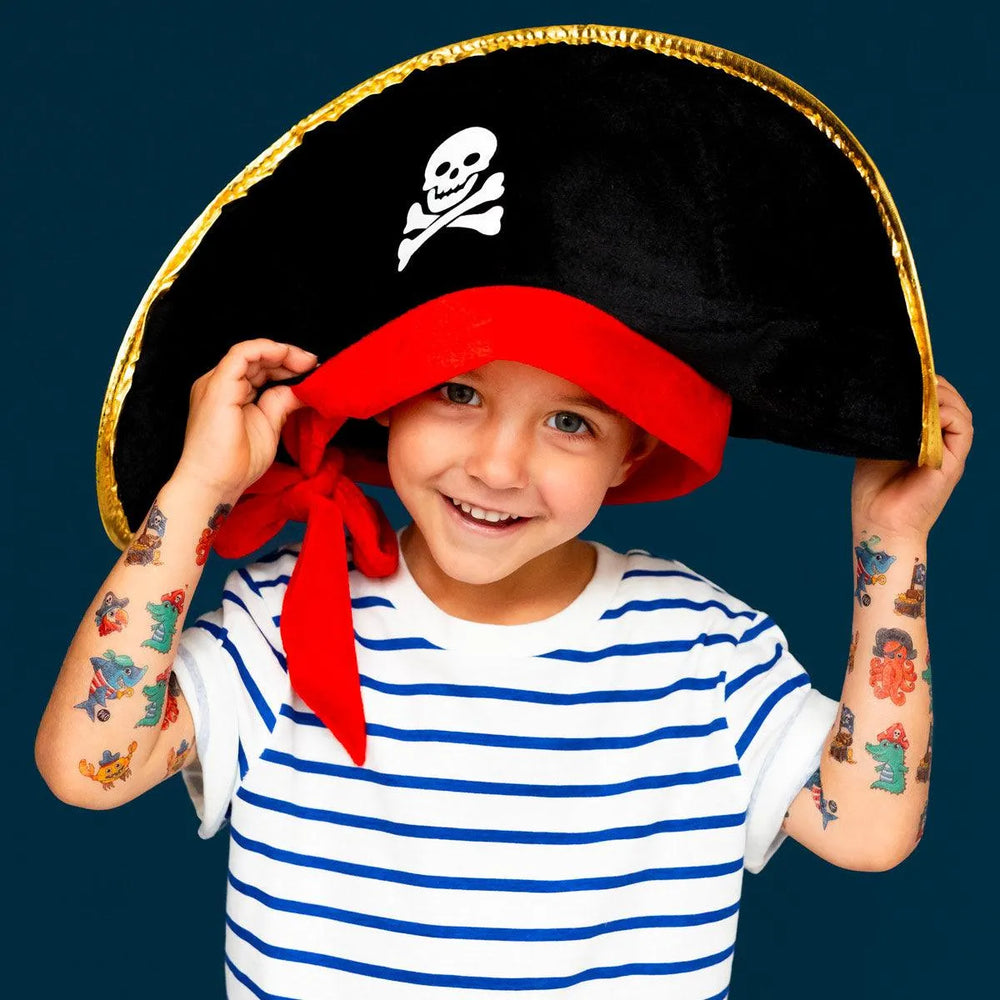 Petits tatouages d'animaux pirates prêts à l'aventure