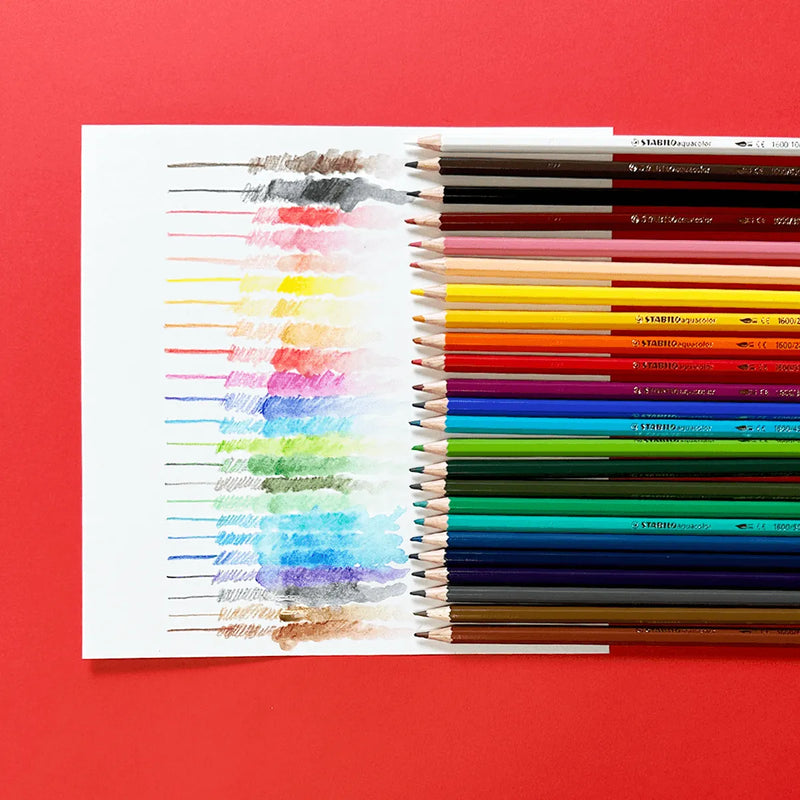 Crayon qui se transforme en aquarelle, emballage de 24 couleurs variés et vives. Offre une texte de crayon bois qui se transforme en aquarelle avec un peu d&
