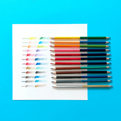 Boite de 12 crayons à colorier en bois à double point qui font 24 crayons au toatl. Prix abordable et idéal pour mettre dans la saccohe et amener au restaurant. / Box of 12 double point wooden coloring pencils that make 24 toatl pencils. Affordable price and ideal to put in the bag and take to the restaurant.